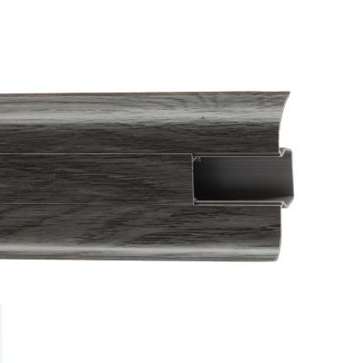 823  дуб каменный